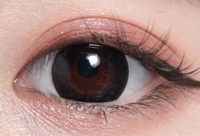 ジュジュブラック片目着画