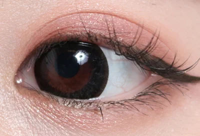 ジュジュブラック片目着画