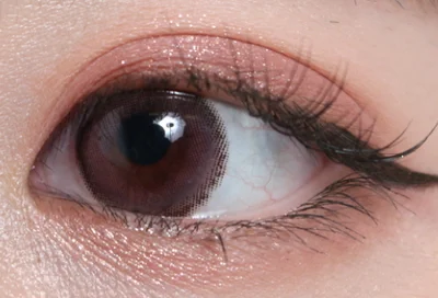 ピーチベージュ片目着画