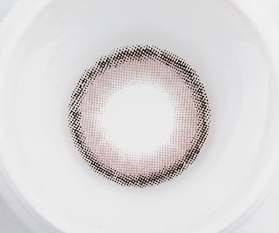 ピーチベージュのレンズ