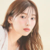 自身のアパレルブランドが話題の谷川菜奈さん